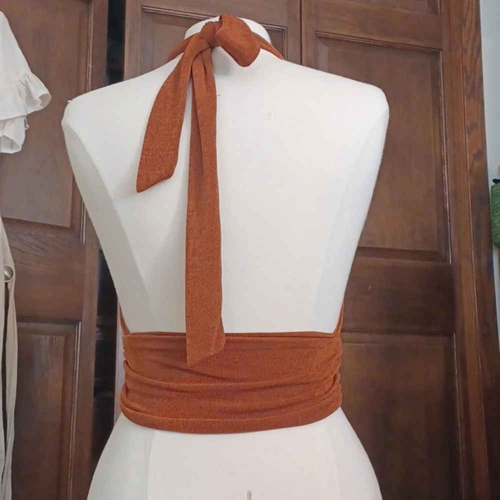Halter top - Picture 3 of 9